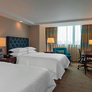 Deluxe Tower Room